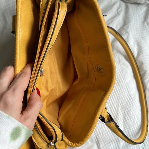 Vintage Yellow purse - Picture 16 of 16